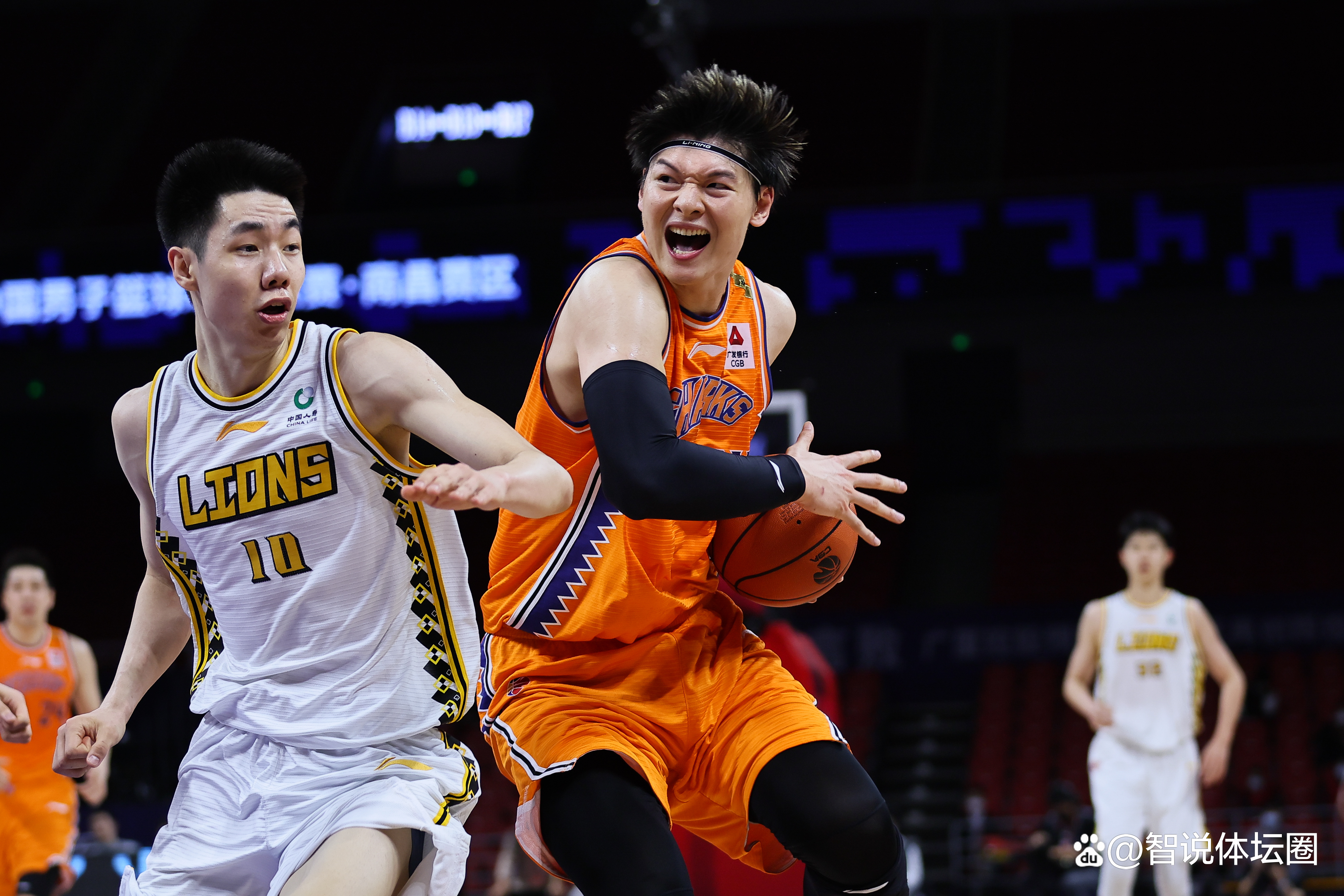 九游官方正版入口CBA季后赛关键时刻走向成谜，辽宁本钢官宣签约，压力陡增，训练强度明显提升的简单介绍